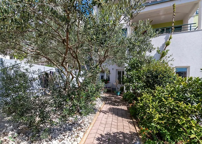 Jovize شقة ماكارسكا